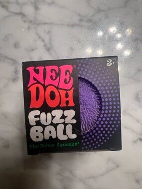 Nee doh Fuzz Ball Velvet Squeeze - Purple